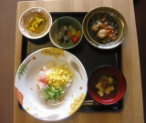 特養３丁目でちらし寿司を作りました。 皆さま美味しく召し上がっておられました。